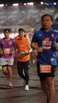 BIB: 21050, 25544, 26354
                            <button type="button" onclick="openModal(14253402)" class="btn btn-primary btn-sm float-right btn-popup" data-toggle="modal" data-target=".modal-high-quality">
                        <i class="fas fa-shopping-cart"></i> Add to Cart
                    </button>
                                            <button type="button" onclick="isThisMe(14253402, true)" class="btn btn-success btn-sm float-right btn-popup btn-isme hidden" data-toggle="tooltip" data-placement="bottom" title="นี่คือรูปของคุณใช่ไหม คลิกที่นี่เพื่อเอาเข้าอัลบั้ม">
                        <i class="fas fa-plus"></i> Add to album
                    </button>
                    <button type="button" onclick="isThisMe(14253402, false)" class="btn btn-warning btn-sm float-right btn-popup btn-isnotme hidden">
                        <i class="fas fa-ban"></i> Remove from album
                    </button>