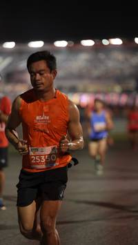 BIB: 25350
                            <button type="button" onclick="openModal(14232782)" class="btn btn-primary btn-sm float-right btn-popup" data-toggle="modal" data-target=".modal-high-quality">
                        <i class="fas fa-shopping-cart"></i> Add to Cart
                    </button>
                                            <button type="button" onclick="isThisMe(14232782, true)" class="btn btn-success btn-sm float-right btn-popup btn-isme hidden" data-toggle="tooltip" data-placement="bottom" title="นี่คือรูปของคุณใช่ไหม คลิกที่นี่เพื่อเอาเข้าอัลบั้ม">
                        <i class="fas fa-plus"></i> Add to album
                    </button>
                    <button type="button" onclick="isThisMe(14232782, false)" class="btn btn-warning btn-sm float-right btn-popup btn-isnotme hidden">
                        <i class="fas fa-ban"></i> Remove from album
                    </button>