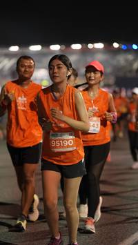 BIB: 543, 95190
                            <button type="button" onclick="openModal(14298351)" class="btn btn-primary btn-sm float-right btn-popup" data-toggle="modal" data-target=".modal-high-quality">
                        <i class="fas fa-shopping-cart"></i> Add to Cart
                    </button>
                                            <button type="button" onclick="isThisMe(14298351, true)" class="btn btn-success btn-sm float-right btn-popup btn-isme hidden" data-toggle="tooltip" data-placement="bottom" title="นี่คือรูปของคุณใช่ไหม คลิกที่นี่เพื่อเอาเข้าอัลบั้ม">
                        <i class="fas fa-plus"></i> Add to album
                    </button>
                    <button type="button" onclick="isThisMe(14298351, false)" class="btn btn-warning btn-sm float-right btn-popup btn-isnotme hidden">
                        <i class="fas fa-ban"></i> Remove from album
                    </button>