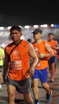 BIB: 202, 99209
                            <button type="button" onclick="openModal(14331634)" class="btn btn-primary btn-sm float-right btn-popup" data-toggle="modal" data-target=".modal-high-quality">
                        <i class="fas fa-shopping-cart"></i> Add to Cart
                    </button>
                                            <button type="button" onclick="isThisMe(14331634, true)" class="btn btn-success btn-sm float-right btn-popup btn-isme hidden" data-toggle="tooltip" data-placement="bottom" title="นี่คือรูปของคุณใช่ไหม คลิกที่นี่เพื่อเอาเข้าอัลบั้ม">
                        <i class="fas fa-plus"></i> Add to album
                    </button>
                    <button type="button" onclick="isThisMe(14331634, false)" class="btn btn-warning btn-sm float-right btn-popup btn-isnotme hidden">
                        <i class="fas fa-ban"></i> Remove from album
                    </button>