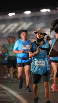 BIB: 202, 15313
                            <button type="button" onclick="openModal(14353885)" class="btn btn-primary btn-sm float-right btn-popup" data-toggle="modal" data-target=".modal-high-quality">
                        <i class="fas fa-shopping-cart"></i> Add to Cart
                    </button>
                                            <button type="button" onclick="isThisMe(14353885, true)" class="btn btn-success btn-sm float-right btn-popup btn-isme hidden" data-toggle="tooltip" data-placement="bottom" title="นี่คือรูปของคุณใช่ไหม คลิกที่นี่เพื่อเอาเข้าอัลบั้ม">
                        <i class="fas fa-plus"></i> Add to album
                    </button>
                    <button type="button" onclick="isThisMe(14353885, false)" class="btn btn-warning btn-sm float-right btn-popup btn-isnotme hidden">
                        <i class="fas fa-ban"></i> Remove from album
                    </button>
