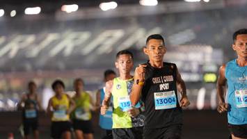 BIB: 135, 13004, 102
                            <button type="button" onclick="openModal(14338383)" class="btn btn-primary btn-sm float-right btn-popup" data-toggle="modal" data-target=".modal-high-quality">
                        <i class="fas fa-shopping-cart"></i> Add to Cart
                    </button>
                                            <button type="button" onclick="isThisMe(14338383, true)" class="btn btn-success btn-sm float-right btn-popup btn-isme hidden" data-toggle="tooltip" data-placement="bottom" title="นี่คือรูปของคุณใช่ไหม คลิกที่นี่เพื่อเอาเข้าอัลบั้ม">
                        <i class="fas fa-plus"></i> Add to album
                    </button>
                    <button type="button" onclick="isThisMe(14338383, false)" class="btn btn-warning btn-sm float-right btn-popup btn-isnotme hidden">
                        <i class="fas fa-ban"></i> Remove from album
                    </button>