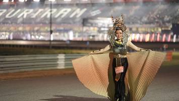 BIB: 29323
                            <button type="button" onclick="openModal(14336105)" class="btn btn-primary btn-sm float-right btn-popup" data-toggle="modal" data-target=".modal-high-quality">
                        <i class="fas fa-shopping-cart"></i> Add to Cart
                    </button>
                                            <button type="button" onclick="isThisMe(14336105, true)" class="btn btn-success btn-sm float-right btn-popup btn-isme hidden" data-toggle="tooltip" data-placement="bottom" title="นี่คือรูปของคุณใช่ไหม คลิกที่นี่เพื่อเอาเข้าอัลบั้ม">
                        <i class="fas fa-plus"></i> Add to album
                    </button>
                    <button type="button" onclick="isThisMe(14336105, false)" class="btn btn-warning btn-sm float-right btn-popup btn-isnotme hidden">
                        <i class="fas fa-ban"></i> Remove from album
                    </button>