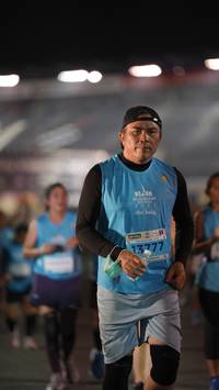 BIB: 202, 13777
                            <button type="button" onclick="openModal(14373318)" class="btn btn-primary btn-sm float-right btn-popup" data-toggle="modal" data-target=".modal-high-quality">
                        <i class="fas fa-shopping-cart"></i> Add to Cart
                    </button>
                                            <button type="button" onclick="isThisMe(14373318, true)" class="btn btn-success btn-sm float-right btn-popup btn-isme hidden" data-toggle="tooltip" data-placement="bottom" title="นี่คือรูปของคุณใช่ไหม คลิกที่นี่เพื่อเอาเข้าอัลบั้ม">
                        <i class="fas fa-plus"></i> Add to album
                    </button>
                    <button type="button" onclick="isThisMe(14373318, false)" class="btn btn-warning btn-sm float-right btn-popup btn-isnotme hidden">
                        <i class="fas fa-ban"></i> Remove from album
                    </button>