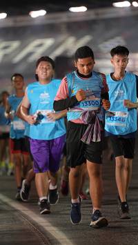 BIB: 13300, 13346
                            <button type="button" onclick="openModal(14370412)" class="btn btn-primary btn-sm float-right btn-popup" data-toggle="modal" data-target=".modal-high-quality">
                        <i class="fas fa-shopping-cart"></i> Add to Cart
                    </button>
                                            <button type="button" onclick="isThisMe(14370412, true)" class="btn btn-success btn-sm float-right btn-popup btn-isme hidden" data-toggle="tooltip" data-placement="bottom" title="นี่คือรูปของคุณใช่ไหม คลิกที่นี่เพื่อเอาเข้าอัลบั้ม">
                        <i class="fas fa-plus"></i> Add to album
                    </button>
                    <button type="button" onclick="isThisMe(14370412, false)" class="btn btn-warning btn-sm float-right btn-popup btn-isnotme hidden">
                        <i class="fas fa-ban"></i> Remove from album
                    </button>