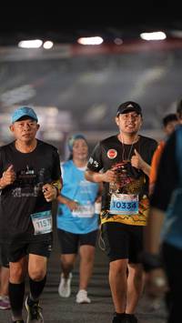 BIB: 10334, 11537, 
                            <button type="button" onclick="openModal(14374925)" class="btn btn-primary btn-sm float-right btn-popup" data-toggle="modal" data-target=".modal-high-quality">
                        <i class="fas fa-shopping-cart"></i> Add to Cart
                    </button>
                                            <button type="button" onclick="isThisMe(14374925, true)" class="btn btn-success btn-sm float-right btn-popup btn-isme hidden" data-toggle="tooltip" data-placement="bottom" title="นี่คือรูปของคุณใช่ไหม คลิกที่นี่เพื่อเอาเข้าอัลบั้ม">
                        <i class="fas fa-plus"></i> Add to album
                    </button>
                    <button type="button" onclick="isThisMe(14374925, false)" class="btn btn-warning btn-sm float-right btn-popup btn-isnotme hidden">
                        <i class="fas fa-ban"></i> Remove from album
                    </button>