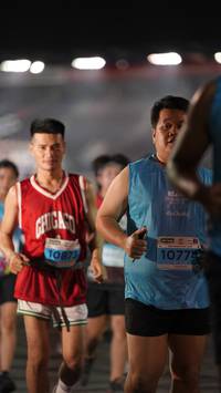 BIB: 021, 10873, 10774
                            <button type="button" onclick="openModal(14371786)" class="btn btn-primary btn-sm float-right btn-popup" data-toggle="modal" data-target=".modal-high-quality">
                        <i class="fas fa-shopping-cart"></i> Add to Cart
                    </button>
                                            <button type="button" onclick="isThisMe(14371786, true)" class="btn btn-success btn-sm float-right btn-popup btn-isme hidden" data-toggle="tooltip" data-placement="bottom" title="นี่คือรูปของคุณใช่ไหม คลิกที่นี่เพื่อเอาเข้าอัลบั้ม">
                        <i class="fas fa-plus"></i> Add to album
                    </button>
                    <button type="button" onclick="isThisMe(14371786, false)" class="btn btn-warning btn-sm float-right btn-popup btn-isnotme hidden">
                        <i class="fas fa-ban"></i> Remove from album
                    </button>