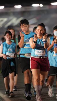 BIB: 307, 11431, 969
                            <button type="button" onclick="openModal(14357966)" class="btn btn-primary btn-sm float-right btn-popup" data-toggle="modal" data-target=".modal-high-quality">
                        <i class="fas fa-shopping-cart"></i> Add to Cart
                    </button>
                                            <button type="button" onclick="isThisMe(14357966, true)" class="btn btn-success btn-sm float-right btn-popup btn-isme hidden" data-toggle="tooltip" data-placement="bottom" title="นี่คือรูปของคุณใช่ไหม คลิกที่นี่เพื่อเอาเข้าอัลบั้ม">
                        <i class="fas fa-plus"></i> Add to album
                    </button>
                    <button type="button" onclick="isThisMe(14357966, false)" class="btn btn-warning btn-sm float-right btn-popup btn-isnotme hidden">
                        <i class="fas fa-ban"></i> Remove from album
                    </button>