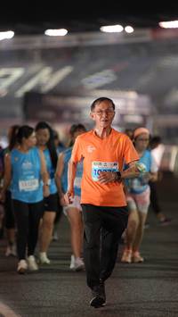 BIB: 107, 5126
                            <button type="button" onclick="openModal(14373504)" class="btn btn-primary btn-sm float-right btn-popup" data-toggle="modal" data-target=".modal-high-quality">
                        <i class="fas fa-shopping-cart"></i> Add to Cart
                    </button>
                                            <button type="button" onclick="isThisMe(14373504, true)" class="btn btn-success btn-sm float-right btn-popup btn-isme hidden" data-toggle="tooltip" data-placement="bottom" title="นี่คือรูปของคุณใช่ไหม คลิกที่นี่เพื่อเอาเข้าอัลบั้ม">
                        <i class="fas fa-plus"></i> Add to album
                    </button>
                    <button type="button" onclick="isThisMe(14373504, false)" class="btn btn-warning btn-sm float-right btn-popup btn-isnotme hidden">
                        <i class="fas fa-ban"></i> Remove from album
                    </button>