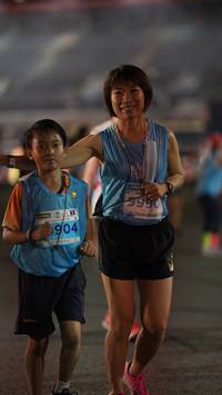 BIB: 9990, 904
                            <button type="button" onclick="openModal(14355576)" class="btn btn-primary btn-sm float-right btn-popup" data-toggle="modal" data-target=".modal-high-quality">
                        <i class="fas fa-shopping-cart"></i> Add to Cart
                    </button>
                                            <button type="button" onclick="isThisMe(14355576, true)" class="btn btn-success btn-sm float-right btn-popup btn-isme hidden" data-toggle="tooltip" data-placement="bottom" title="นี่คือรูปของคุณใช่ไหม คลิกที่นี่เพื่อเอาเข้าอัลบั้ม">
                        <i class="fas fa-plus"></i> Add to album
                    </button>
                    <button type="button" onclick="isThisMe(14355576, false)" class="btn btn-warning btn-sm float-right btn-popup btn-isnotme hidden">
                        <i class="fas fa-ban"></i> Remove from album
                    </button>