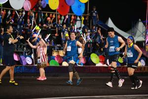 BIB: 894, 41549, 419
                            <button type="button" onclick="openModal(15067697)" class="btn btn-primary btn-sm float-right btn-popup" data-toggle="modal" data-target=".modal-high-quality">
                        <i class="fas fa-shopping-cart"></i> Add to Cart
                    </button>
                                            <button type="button" onclick="isThisMe(15067697, true)" class="btn btn-success btn-sm float-right btn-popup btn-isme hidden" data-toggle="tooltip" data-placement="bottom" title="นี่คือรูปของคุณใช่ไหม คลิกที่นี่เพื่อเอาเข้าอัลบั้ม">
                        <i class="fas fa-plus"></i> Add to album
                    </button>
                    <button type="button" onclick="isThisMe(15067697, false)" class="btn btn-warning btn-sm float-right btn-popup btn-isnotme hidden">
                        <i class="fas fa-ban"></i> Remove from album
                    </button>