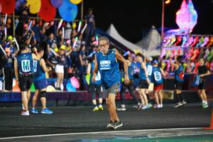 BIB: 37141
                            <button type="button" onclick="openModal(15067597)" class="btn btn-primary btn-sm float-right btn-popup" data-toggle="modal" data-target=".modal-high-quality">
                        <i class="fas fa-shopping-cart"></i> Add to Cart
                    </button>
                                            <button type="button" onclick="isThisMe(15067597, true)" class="btn btn-success btn-sm float-right btn-popup btn-isme hidden" data-toggle="tooltip" data-placement="bottom" title="นี่คือรูปของคุณใช่ไหม คลิกที่นี่เพื่อเอาเข้าอัลบั้ม">
                        <i class="fas fa-plus"></i> Add to album
                    </button>
                    <button type="button" onclick="isThisMe(15067597, false)" class="btn btn-warning btn-sm float-right btn-popup btn-isnotme hidden">
                        <i class="fas fa-ban"></i> Remove from album
                    </button>