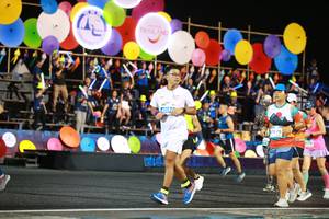 BIB: 7975, 175
                            <button type="button" onclick="openModal(15066177)" class="btn btn-primary btn-sm float-right btn-popup" data-toggle="modal" data-target=".modal-high-quality">
                        <i class="fas fa-shopping-cart"></i> Add to Cart
                    </button>
                                            <button type="button" onclick="isThisMe(15066177, true)" class="btn btn-success btn-sm float-right btn-popup btn-isme hidden" data-toggle="tooltip" data-placement="bottom" title="นี่คือรูปของคุณใช่ไหม คลิกที่นี่เพื่อเอาเข้าอัลบั้ม">
                        <i class="fas fa-plus"></i> Add to album
                    </button>
                    <button type="button" onclick="isThisMe(15066177, false)" class="btn btn-warning btn-sm float-right btn-popup btn-isnotme hidden">
                        <i class="fas fa-ban"></i> Remove from album
                    </button>