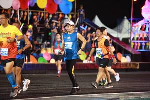 BIB: 412, 096
                            <button type="button" onclick="openModal(15066811)" class="btn btn-primary btn-sm float-right btn-popup" data-toggle="modal" data-target=".modal-high-quality">
                        <i class="fas fa-shopping-cart"></i> Add to Cart
                    </button>
                                            <button type="button" onclick="isThisMe(15066811, true)" class="btn btn-success btn-sm float-right btn-popup btn-isme hidden" data-toggle="tooltip" data-placement="bottom" title="นี่คือรูปของคุณใช่ไหม คลิกที่นี่เพื่อเอาเข้าอัลบั้ม">
                        <i class="fas fa-plus"></i> Add to album
                    </button>
                    <button type="button" onclick="isThisMe(15066811, false)" class="btn btn-warning btn-sm float-right btn-popup btn-isnotme hidden">
                        <i class="fas fa-ban"></i> Remove from album
                    </button>