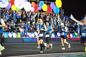 BIB: 428, 46250, 43010, 43300
                            <button type="button" onclick="openModal(15066927)" class="btn btn-primary btn-sm float-right btn-popup" data-toggle="modal" data-target=".modal-high-quality">
                        <i class="fas fa-shopping-cart"></i> Add to Cart
                    </button>
                                            <button type="button" onclick="isThisMe(15066927, true)" class="btn btn-success btn-sm float-right btn-popup btn-isme hidden" data-toggle="tooltip" data-placement="bottom" title="นี่คือรูปของคุณใช่ไหม คลิกที่นี่เพื่อเอาเข้าอัลบั้ม">
                        <i class="fas fa-plus"></i> Add to album
                    </button>
                    <button type="button" onclick="isThisMe(15066927, false)" class="btn btn-warning btn-sm float-right btn-popup btn-isnotme hidden">
                        <i class="fas fa-ban"></i> Remove from album
                    </button>