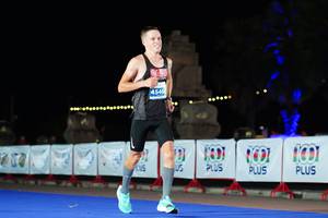 BIB: 4545, 001
                            <button type="button" onclick="openModal(13893192)" class="btn btn-primary btn-sm float-right btn-popup" data-toggle="modal" data-target=".modal-high-quality">
                        <i class="fas fa-shopping-cart"></i> Add to Cart
                    </button>
                                            <button type="button" onclick="isThisMe(13893192, true)" class="btn btn-success btn-sm float-right btn-popup btn-isme hidden" data-toggle="tooltip" data-placement="bottom" title="นี่คือรูปของคุณใช่ไหม คลิกที่นี่เพื่อเอาเข้าอัลบั้ม">
                        <i class="fas fa-plus"></i> Add to album
                    </button>
                    <button type="button" onclick="isThisMe(13893192, false)" class="btn btn-warning btn-sm float-right btn-popup btn-isnotme hidden">
                        <i class="fas fa-ban"></i> Remove from album
                    </button>