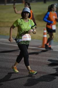 BIB: 288
                            <button type="button" onclick="openModal(14719061)" class="btn btn-primary btn-sm float-right btn-popup" data-toggle="modal" data-target=".modal-high-quality">
                        <i class="fas fa-shopping-cart"></i> Add to Cart
                    </button>
                                            <button type="button" onclick="isThisMe(14719061, true)" class="btn btn-success btn-sm float-right btn-popup btn-isme hidden" data-toggle="tooltip" data-placement="bottom" title="นี่คือรูปของคุณใช่ไหม คลิกที่นี่เพื่อเอาเข้าอัลบั้ม">
                        <i class="fas fa-plus"></i> Add to album
                    </button>
                    <button type="button" onclick="isThisMe(14719061, false)" class="btn btn-warning btn-sm float-right btn-popup btn-isnotme hidden">
                        <i class="fas fa-ban"></i> Remove from album
                    </button>