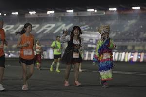 BIB: 416, 29777, 2954, 29497
                            <button type="button" onclick="openModal(14200277)" class="btn btn-primary btn-sm float-right btn-popup" data-toggle="modal" data-target=".modal-high-quality">
                        <i class="fas fa-shopping-cart"></i> Add to Cart
                    </button>
                                            <button type="button" onclick="isThisMe(14200277, true)" class="btn btn-success btn-sm float-right btn-popup btn-isme hidden" data-toggle="tooltip" data-placement="bottom" title="นี่คือรูปของคุณใช่ไหม คลิกที่นี่เพื่อเอาเข้าอัลบั้ม">
                        <i class="fas fa-plus"></i> Add to album
                    </button>
                    <button type="button" onclick="isThisMe(14200277, false)" class="btn btn-warning btn-sm float-right btn-popup btn-isnotme hidden">
                        <i class="fas fa-ban"></i> Remove from album
                    </button>