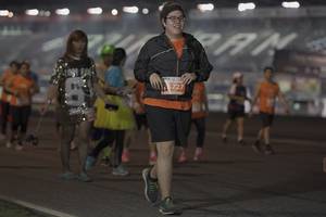 BIB: 3727
                            <button type="button" onclick="openModal(14187779)" class="btn btn-primary btn-sm float-right btn-popup" data-toggle="modal" data-target=".modal-high-quality">
                        <i class="fas fa-shopping-cart"></i> Add to Cart
                    </button>
                                            <button type="button" onclick="isThisMe(14187779, true)" class="btn btn-success btn-sm float-right btn-popup btn-isme hidden" data-toggle="tooltip" data-placement="bottom" title="นี่คือรูปของคุณใช่ไหม คลิกที่นี่เพื่อเอาเข้าอัลบั้ม">
                        <i class="fas fa-plus"></i> Add to album
                    </button>
                    <button type="button" onclick="isThisMe(14187779, false)" class="btn btn-warning btn-sm float-right btn-popup btn-isnotme hidden">
                        <i class="fas fa-ban"></i> Remove from album
                    </button>