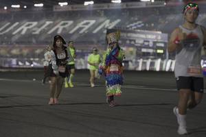 BIB: 12954, 20492, 2795
                            <button type="button" onclick="openModal(14199773)" class="btn btn-primary btn-sm float-right btn-popup" data-toggle="modal" data-target=".modal-high-quality">
                        <i class="fas fa-shopping-cart"></i> Add to Cart
                    </button>
                                            <button type="button" onclick="isThisMe(14199773, true)" class="btn btn-success btn-sm float-right btn-popup btn-isme hidden" data-toggle="tooltip" data-placement="bottom" title="นี่คือรูปของคุณใช่ไหม คลิกที่นี่เพื่อเอาเข้าอัลบั้ม">
                        <i class="fas fa-plus"></i> Add to album
                    </button>
                    <button type="button" onclick="isThisMe(14199773, false)" class="btn btn-warning btn-sm float-right btn-popup btn-isnotme hidden">
                        <i class="fas fa-ban"></i> Remove from album
                    </button>