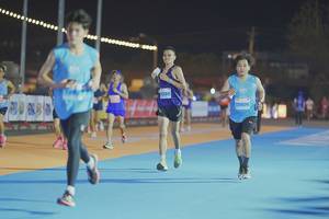 BIB: 0230, 13606
                            <button type="button" onclick="openModal(15823362)" class="btn btn-primary btn-sm float-right btn-popup" data-toggle="modal" data-target=".modal-high-quality">
                        <i class="fas fa-shopping-cart"></i> Add to Cart
                    </button>
                                            <button type="button" onclick="isThisMe(15823362, true)" class="btn btn-success btn-sm float-right btn-popup btn-isme hidden" data-toggle="tooltip" data-placement="bottom" title="นี่คือรูปของคุณใช่ไหม คลิกที่นี่เพื่อเอาเข้าอัลบั้ม">
                        <i class="fas fa-plus"></i> Add to album
                    </button>
                    <button type="button" onclick="isThisMe(15823362, false)" class="btn btn-warning btn-sm float-right btn-popup btn-isnotme hidden">
                        <i class="fas fa-ban"></i> Remove from album
                    </button>