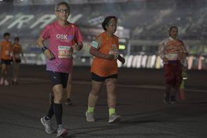 BIB: 28593, 95269
                            <button type="button" onclick="openModal(14202811)" class="btn btn-primary btn-sm float-right btn-popup" data-toggle="modal" data-target=".modal-high-quality">
                        <i class="fas fa-shopping-cart"></i> Add to Cart
                    </button>
                                            <button type="button" onclick="isThisMe(14202811, true)" class="btn btn-success btn-sm float-right btn-popup btn-isme hidden" data-toggle="tooltip" data-placement="bottom" title="นี่คือรูปของคุณใช่ไหม คลิกที่นี่เพื่อเอาเข้าอัลบั้ม">
                        <i class="fas fa-plus"></i> Add to album
                    </button>
                    <button type="button" onclick="isThisMe(14202811, false)" class="btn btn-warning btn-sm float-right btn-popup btn-isnotme hidden">
                        <i class="fas fa-ban"></i> Remove from album
                    </button>