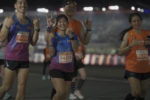 BIB: 74232, 95244, 74229
                            <button type="button" onclick="openModal(14195720)" class="btn btn-primary btn-sm float-right btn-popup" data-toggle="modal" data-target=".modal-high-quality">
                        <i class="fas fa-shopping-cart"></i> Add to Cart
                    </button>
                                            <button type="button" onclick="isThisMe(14195720, true)" class="btn btn-success btn-sm float-right btn-popup btn-isme hidden" data-toggle="tooltip" data-placement="bottom" title="นี่คือรูปของคุณใช่ไหม คลิกที่นี่เพื่อเอาเข้าอัลบั้ม">
                        <i class="fas fa-plus"></i> Add to album
                    </button>
                    <button type="button" onclick="isThisMe(14195720, false)" class="btn btn-warning btn-sm float-right btn-popup btn-isnotme hidden">
                        <i class="fas fa-ban"></i> Remove from album
                    </button>