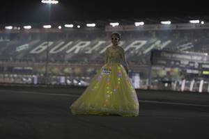 BIB: 1404
                            <button type="button" onclick="openModal(14785539)" class="btn btn-primary btn-sm float-right btn-popup" data-toggle="modal" data-target=".modal-high-quality">
                        <i class="fas fa-shopping-cart"></i> Add to Cart
                    </button>
                                            <button type="button" onclick="isThisMe(14785539, true)" class="btn btn-success btn-sm float-right btn-popup btn-isme hidden" data-toggle="tooltip" data-placement="bottom" title="นี่คือรูปของคุณใช่ไหม คลิกที่นี่เพื่อเอาเข้าอัลบั้ม">
                        <i class="fas fa-plus"></i> Add to album
                    </button>
                    <button type="button" onclick="isThisMe(14785539, false)" class="btn btn-warning btn-sm float-right btn-popup btn-isnotme hidden">
                        <i class="fas fa-ban"></i> Remove from album
                    </button>