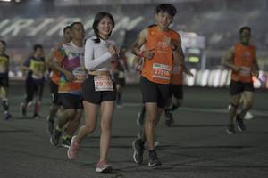 BIB: 256
                            <button type="button" onclick="openModal(14077708)" class="btn btn-primary btn-sm float-right btn-popup" data-toggle="modal" data-target=".modal-high-quality">
                        <i class="fas fa-shopping-cart"></i> Add to Cart
                    </button>
                                            <button type="button" onclick="isThisMe(14077708, true)" class="btn btn-success btn-sm float-right btn-popup btn-isme hidden" data-toggle="tooltip" data-placement="bottom" title="นี่คือรูปของคุณใช่ไหม คลิกที่นี่เพื่อเอาเข้าอัลบั้ม">
                        <i class="fas fa-plus"></i> Add to album
                    </button>
                    <button type="button" onclick="isThisMe(14077708, false)" class="btn btn-warning btn-sm float-right btn-popup btn-isnotme hidden">
                        <i class="fas fa-ban"></i> Remove from album
                    </button>