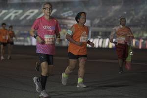 BIB: 28593, 95269
                            <button type="button" onclick="openModal(14202895)" class="btn btn-primary btn-sm float-right btn-popup" data-toggle="modal" data-target=".modal-high-quality">
                        <i class="fas fa-shopping-cart"></i> Add to Cart
                    </button>
                                            <button type="button" onclick="isThisMe(14202895, true)" class="btn btn-success btn-sm float-right btn-popup btn-isme hidden" data-toggle="tooltip" data-placement="bottom" title="นี่คือรูปของคุณใช่ไหม คลิกที่นี่เพื่อเอาเข้าอัลบั้ม">
                        <i class="fas fa-plus"></i> Add to album
                    </button>
                    <button type="button" onclick="isThisMe(14202895, false)" class="btn btn-warning btn-sm float-right btn-popup btn-isnotme hidden">
                        <i class="fas fa-ban"></i> Remove from album
                    </button>