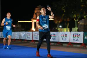 BIB: 400, 4306
                            <button type="button" onclick="openModal(13972910)" class="btn btn-primary btn-sm float-right btn-popup" data-toggle="modal" data-target=".modal-high-quality">
                        <i class="fas fa-shopping-cart"></i> Add to Cart
                    </button>
                                            <button type="button" onclick="isThisMe(13972910, true)" class="btn btn-success btn-sm float-right btn-popup btn-isme hidden" data-toggle="tooltip" data-placement="bottom" title="นี่คือรูปของคุณใช่ไหม คลิกที่นี่เพื่อเอาเข้าอัลบั้ม">
                        <i class="fas fa-plus"></i> Add to album
                    </button>
                    <button type="button" onclick="isThisMe(13972910, false)" class="btn btn-warning btn-sm float-right btn-popup btn-isnotme hidden">
                        <i class="fas fa-ban"></i> Remove from album
                    </button>