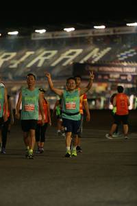 BIB: 20124, 20254
                            <button type="button" onclick="openModal(13945898)" class="btn btn-primary btn-sm float-right btn-popup" data-toggle="modal" data-target=".modal-high-quality">
                        <i class="fas fa-shopping-cart"></i> Add to Cart
                    </button>
                                            <button type="button" onclick="isThisMe(13945898, true)" class="btn btn-success btn-sm float-right btn-popup btn-isme hidden" data-toggle="tooltip" data-placement="bottom" title="นี่คือรูปของคุณใช่ไหม คลิกที่นี่เพื่อเอาเข้าอัลบั้ม">
                        <i class="fas fa-plus"></i> Add to album
                    </button>
                    <button type="button" onclick="isThisMe(13945898, false)" class="btn btn-warning btn-sm float-right btn-popup btn-isnotme hidden">
                        <i class="fas fa-ban"></i> Remove from album
                    </button>