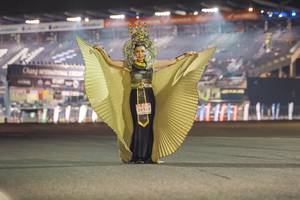 BIB: 29323
                            <button type="button" onclick="openModal(15877207)" class="btn btn-primary btn-sm float-right btn-popup" data-toggle="modal" data-target=".modal-high-quality">
                        <i class="fas fa-shopping-cart"></i> Add to Cart
                    </button>
                                            <button type="button" onclick="isThisMe(15877207, true)" class="btn btn-success btn-sm float-right btn-popup btn-isme hidden" data-toggle="tooltip" data-placement="bottom" title="นี่คือรูปของคุณใช่ไหม คลิกที่นี่เพื่อเอาเข้าอัลบั้ม">
                        <i class="fas fa-plus"></i> Add to album
                    </button>
                    <button type="button" onclick="isThisMe(15877207, false)" class="btn btn-warning btn-sm float-right btn-popup btn-isnotme hidden">
                        <i class="fas fa-ban"></i> Remove from album
                    </button>