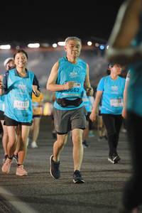 BIB: 0662, 146, 14113
                            <button type="button" onclick="openModal(14215960)" class="btn btn-primary btn-sm float-right btn-popup" data-toggle="modal" data-target=".modal-high-quality">
                        <i class="fas fa-shopping-cart"></i> Add to Cart
                    </button>
                                            <button type="button" onclick="isThisMe(14215960, true)" class="btn btn-success btn-sm float-right btn-popup btn-isme hidden" data-toggle="tooltip" data-placement="bottom" title="นี่คือรูปของคุณใช่ไหม คลิกที่นี่เพื่อเอาเข้าอัลบั้ม">
                        <i class="fas fa-plus"></i> Add to album
                    </button>
                    <button type="button" onclick="isThisMe(14215960, false)" class="btn btn-warning btn-sm float-right btn-popup btn-isnotme hidden">
                        <i class="fas fa-ban"></i> Remove from album
                    </button>