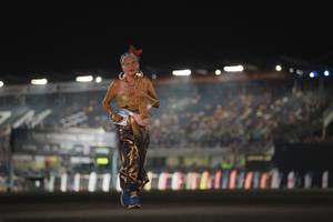 BIB: 
                            <button type="button" onclick="openModal(14010125)" class="btn btn-primary btn-sm float-right btn-popup" data-toggle="modal" data-target=".modal-high-quality">
                        <i class="fas fa-shopping-cart"></i> Add to Cart
                    </button>
                                            <button type="button" onclick="isThisMe(14010125, true)" class="btn btn-success btn-sm float-right btn-popup btn-isme hidden" data-toggle="tooltip" data-placement="bottom" title="นี่คือรูปของคุณใช่ไหม คลิกที่นี่เพื่อเอาเข้าอัลบั้ม">
                        <i class="fas fa-plus"></i> Add to album
                    </button>
                    <button type="button" onclick="isThisMe(14010125, false)" class="btn btn-warning btn-sm float-right btn-popup btn-isnotme hidden">
                        <i class="fas fa-ban"></i> Remove from album
                    </button>