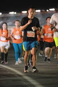 BIB: 73222
                            <button type="button" onclick="openModal(14112846)" class="btn btn-primary btn-sm float-right btn-popup" data-toggle="modal" data-target=".modal-high-quality">
                        <i class="fas fa-shopping-cart"></i> Add to Cart
                    </button>
                                            <button type="button" onclick="isThisMe(14112846, true)" class="btn btn-success btn-sm float-right btn-popup btn-isme hidden" data-toggle="tooltip" data-placement="bottom" title="นี่คือรูปของคุณใช่ไหม คลิกที่นี่เพื่อเอาเข้าอัลบั้ม">
                        <i class="fas fa-plus"></i> Add to album
                    </button>
                    <button type="button" onclick="isThisMe(14112846, false)" class="btn btn-warning btn-sm float-right btn-popup btn-isnotme hidden">
                        <i class="fas fa-ban"></i> Remove from album
                    </button>