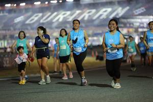 BIB: 0435, 91128, 4419
                            <button type="button" onclick="openModal(14244247)" class="btn btn-primary btn-sm float-right btn-popup" data-toggle="modal" data-target=".modal-high-quality">
                        <i class="fas fa-shopping-cart"></i> Add to Cart
                    </button>
                                            <button type="button" onclick="isThisMe(14244247, true)" class="btn btn-success btn-sm float-right btn-popup btn-isme hidden" data-toggle="tooltip" data-placement="bottom" title="นี่คือรูปของคุณใช่ไหม คลิกที่นี่เพื่อเอาเข้าอัลบั้ม">
                        <i class="fas fa-plus"></i> Add to album
                    </button>
                    <button type="button" onclick="isThisMe(14244247, false)" class="btn btn-warning btn-sm float-right btn-popup btn-isnotme hidden">
                        <i class="fas fa-ban"></i> Remove from album
                    </button>