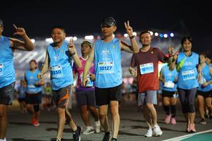 BIB: 3330, 10127, 10701
                            <button type="button" onclick="openModal(14186053)" class="btn btn-primary btn-sm float-right btn-popup" data-toggle="modal" data-target=".modal-high-quality">
                        <i class="fas fa-shopping-cart"></i> Add to Cart
                    </button>
                                            <button type="button" onclick="isThisMe(14186053, true)" class="btn btn-success btn-sm float-right btn-popup btn-isme hidden" data-toggle="tooltip" data-placement="bottom" title="นี่คือรูปของคุณใช่ไหม คลิกที่นี่เพื่อเอาเข้าอัลบั้ม">
                        <i class="fas fa-plus"></i> Add to album
                    </button>
                    <button type="button" onclick="isThisMe(14186053, false)" class="btn btn-warning btn-sm float-right btn-popup btn-isnotme hidden">
                        <i class="fas fa-ban"></i> Remove from album
                    </button>