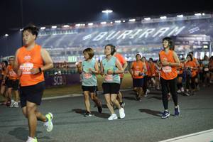 BIB: 7700, 27960, 22769, 025
                            <button type="button" onclick="openModal(14529504)" class="btn btn-primary btn-sm float-right btn-popup" data-toggle="modal" data-target=".modal-high-quality">
                        <i class="fas fa-shopping-cart"></i> Add to Cart
                    </button>
                                            <button type="button" onclick="isThisMe(14529504, true)" class="btn btn-success btn-sm float-right btn-popup btn-isme hidden" data-toggle="tooltip" data-placement="bottom" title="นี่คือรูปของคุณใช่ไหม คลิกที่นี่เพื่อเอาเข้าอัลบั้ม">
                        <i class="fas fa-plus"></i> Add to album
                    </button>
                    <button type="button" onclick="isThisMe(14529504, false)" class="btn btn-warning btn-sm float-right btn-popup btn-isnotme hidden">
                        <i class="fas fa-ban"></i> Remove from album
                    </button>