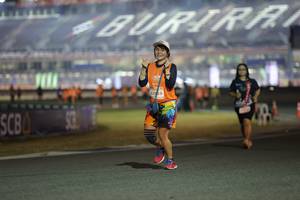 BIB: 2258
                            <button type="button" onclick="openModal(14547405)" class="btn btn-primary btn-sm float-right btn-popup" data-toggle="modal" data-target=".modal-high-quality">
                        <i class="fas fa-shopping-cart"></i> Add to Cart
                    </button>
                                            <button type="button" onclick="isThisMe(14547405, true)" class="btn btn-success btn-sm float-right btn-popup btn-isme hidden" data-toggle="tooltip" data-placement="bottom" title="นี่คือรูปของคุณใช่ไหม คลิกที่นี่เพื่อเอาเข้าอัลบั้ม">
                        <i class="fas fa-plus"></i> Add to album
                    </button>
                    <button type="button" onclick="isThisMe(14547405, false)" class="btn btn-warning btn-sm float-right btn-popup btn-isnotme hidden">
                        <i class="fas fa-ban"></i> Remove from album
                    </button>