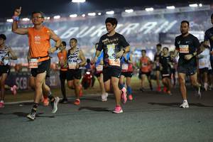 BIB: 20541, 21529, 
                            <button type="button" onclick="openModal(14558687)" class="btn btn-primary btn-sm float-right btn-popup" data-toggle="modal" data-target=".modal-high-quality">
                        <i class="fas fa-shopping-cart"></i> Add to Cart
                    </button>
                                            <button type="button" onclick="isThisMe(14558687, true)" class="btn btn-success btn-sm float-right btn-popup btn-isme hidden" data-toggle="tooltip" data-placement="bottom" title="นี่คือรูปของคุณใช่ไหม คลิกที่นี่เพื่อเอาเข้าอัลบั้ม">
                        <i class="fas fa-plus"></i> Add to album
                    </button>
                    <button type="button" onclick="isThisMe(14558687, false)" class="btn btn-warning btn-sm float-right btn-popup btn-isnotme hidden">
                        <i class="fas fa-ban"></i> Remove from album
                    </button>