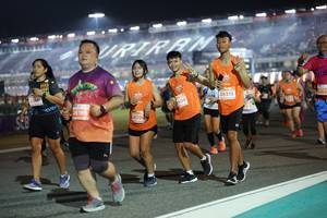 BIB: 28315, 26195, 408, 2731, 28090
                            <button type="button" onclick="openModal(14520562)" class="btn btn-primary btn-sm float-right btn-popup" data-toggle="modal" data-target=".modal-high-quality">
                        <i class="fas fa-shopping-cart"></i> Add to Cart
                    </button>
                                            <button type="button" onclick="isThisMe(14520562, true)" class="btn btn-success btn-sm float-right btn-popup btn-isme hidden" data-toggle="tooltip" data-placement="bottom" title="นี่คือรูปของคุณใช่ไหม คลิกที่นี่เพื่อเอาเข้าอัลบั้ม">
                        <i class="fas fa-plus"></i> Add to album
                    </button>
                    <button type="button" onclick="isThisMe(14520562, false)" class="btn btn-warning btn-sm float-right btn-popup btn-isnotme hidden">
                        <i class="fas fa-ban"></i> Remove from album
                    </button>