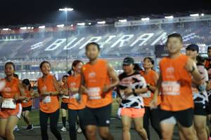 BIB: 240
                            <button type="button" onclick="openModal(14470097)" class="btn btn-primary btn-sm float-right btn-popup" data-toggle="modal" data-target=".modal-high-quality">
                        <i class="fas fa-shopping-cart"></i> Add to Cart
                    </button>
                                            <button type="button" onclick="isThisMe(14470097, true)" class="btn btn-success btn-sm float-right btn-popup btn-isme hidden" data-toggle="tooltip" data-placement="bottom" title="นี่คือรูปของคุณใช่ไหม คลิกที่นี่เพื่อเอาเข้าอัลบั้ม">
                        <i class="fas fa-plus"></i> Add to album
                    </button>
                    <button type="button" onclick="isThisMe(14470097, false)" class="btn btn-warning btn-sm float-right btn-popup btn-isnotme hidden">
                        <i class="fas fa-ban"></i> Remove from album
                    </button>