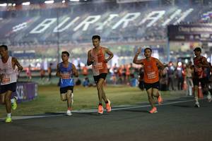 BIB: 21749, 127613, 26493
                            <button type="button" onclick="openModal(14518389)" class="btn btn-primary btn-sm float-right btn-popup" data-toggle="modal" data-target=".modal-high-quality">
                        <i class="fas fa-shopping-cart"></i> Add to Cart
                    </button>
                                            <button type="button" onclick="isThisMe(14518389, true)" class="btn btn-success btn-sm float-right btn-popup btn-isme hidden" data-toggle="tooltip" data-placement="bottom" title="นี่คือรูปของคุณใช่ไหม คลิกที่นี่เพื่อเอาเข้าอัลบั้ม">
                        <i class="fas fa-plus"></i> Add to album
                    </button>
                    <button type="button" onclick="isThisMe(14518389, false)" class="btn btn-warning btn-sm float-right btn-popup btn-isnotme hidden">
                        <i class="fas fa-ban"></i> Remove from album
                    </button>