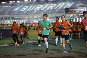 BIB: 6211
                            <button type="button" onclick="openModal(14438812)" class="btn btn-primary btn-sm float-right btn-popup" data-toggle="modal" data-target=".modal-high-quality">
                        <i class="fas fa-shopping-cart"></i> Add to Cart
                    </button>
                                            <button type="button" onclick="isThisMe(14438812, true)" class="btn btn-success btn-sm float-right btn-popup btn-isme hidden" data-toggle="tooltip" data-placement="bottom" title="นี่คือรูปของคุณใช่ไหม คลิกที่นี่เพื่อเอาเข้าอัลบั้ม">
                        <i class="fas fa-plus"></i> Add to album
                    </button>
                    <button type="button" onclick="isThisMe(14438812, false)" class="btn btn-warning btn-sm float-right btn-popup btn-isnotme hidden">
                        <i class="fas fa-ban"></i> Remove from album
                    </button>