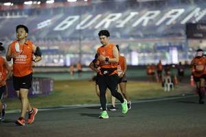 BIB: 26982
                            <button type="button" onclick="openModal(14552738)" class="btn btn-primary btn-sm float-right btn-popup" data-toggle="modal" data-target=".modal-high-quality">
                        <i class="fas fa-shopping-cart"></i> Add to Cart
                    </button>
                                            <button type="button" onclick="isThisMe(14552738, true)" class="btn btn-success btn-sm float-right btn-popup btn-isme hidden" data-toggle="tooltip" data-placement="bottom" title="นี่คือรูปของคุณใช่ไหม คลิกที่นี่เพื่อเอาเข้าอัลบั้ม">
                        <i class="fas fa-plus"></i> Add to album
                    </button>
                    <button type="button" onclick="isThisMe(14552738, false)" class="btn btn-warning btn-sm float-right btn-popup btn-isnotme hidden">
                        <i class="fas fa-ban"></i> Remove from album
                    </button>