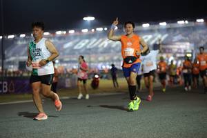 BIB: 2573
                            <button type="button" onclick="openModal(14567628)" class="btn btn-primary btn-sm float-right btn-popup" data-toggle="modal" data-target=".modal-high-quality">
                        <i class="fas fa-shopping-cart"></i> Add to Cart
                    </button>
                                            <button type="button" onclick="isThisMe(14567628, true)" class="btn btn-success btn-sm float-right btn-popup btn-isme hidden" data-toggle="tooltip" data-placement="bottom" title="นี่คือรูปของคุณใช่ไหม คลิกที่นี่เพื่อเอาเข้าอัลบั้ม">
                        <i class="fas fa-plus"></i> Add to album
                    </button>
                    <button type="button" onclick="isThisMe(14567628, false)" class="btn btn-warning btn-sm float-right btn-popup btn-isnotme hidden">
                        <i class="fas fa-ban"></i> Remove from album
                    </button>