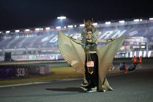 BIB: 29323
                            <button type="button" onclick="openModal(14567319)" class="btn btn-primary btn-sm float-right btn-popup" data-toggle="modal" data-target=".modal-high-quality">
                        <i class="fas fa-shopping-cart"></i> Add to Cart
                    </button>
                                            <button type="button" onclick="isThisMe(14567319, true)" class="btn btn-success btn-sm float-right btn-popup btn-isme hidden" data-toggle="tooltip" data-placement="bottom" title="นี่คือรูปของคุณใช่ไหม คลิกที่นี่เพื่อเอาเข้าอัลบั้ม">
                        <i class="fas fa-plus"></i> Add to album
                    </button>
                    <button type="button" onclick="isThisMe(14567319, false)" class="btn btn-warning btn-sm float-right btn-popup btn-isnotme hidden">
                        <i class="fas fa-ban"></i> Remove from album
                    </button>