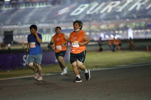 BIB: 2215, 28221
                            <button type="button" onclick="openModal(14550205)" class="btn btn-primary btn-sm float-right btn-popup" data-toggle="modal" data-target=".modal-high-quality">
                        <i class="fas fa-shopping-cart"></i> Add to Cart
                    </button>
                                            <button type="button" onclick="isThisMe(14550205, true)" class="btn btn-success btn-sm float-right btn-popup btn-isme hidden" data-toggle="tooltip" data-placement="bottom" title="นี่คือรูปของคุณใช่ไหม คลิกที่นี่เพื่อเอาเข้าอัลบั้ม">
                        <i class="fas fa-plus"></i> Add to album
                    </button>
                    <button type="button" onclick="isThisMe(14550205, false)" class="btn btn-warning btn-sm float-right btn-popup btn-isnotme hidden">
                        <i class="fas fa-ban"></i> Remove from album
                    </button>