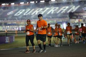 BIB: 21698, 797
                            <button type="button" onclick="openModal(14556062)" class="btn btn-primary btn-sm float-right btn-popup" data-toggle="modal" data-target=".modal-high-quality">
                        <i class="fas fa-shopping-cart"></i> Add to Cart
                    </button>
                                            <button type="button" onclick="isThisMe(14556062, true)" class="btn btn-success btn-sm float-right btn-popup btn-isme hidden" data-toggle="tooltip" data-placement="bottom" title="นี่คือรูปของคุณใช่ไหม คลิกที่นี่เพื่อเอาเข้าอัลบั้ม">
                        <i class="fas fa-plus"></i> Add to album
                    </button>
                    <button type="button" onclick="isThisMe(14556062, false)" class="btn btn-warning btn-sm float-right btn-popup btn-isnotme hidden">
                        <i class="fas fa-ban"></i> Remove from album
                    </button>